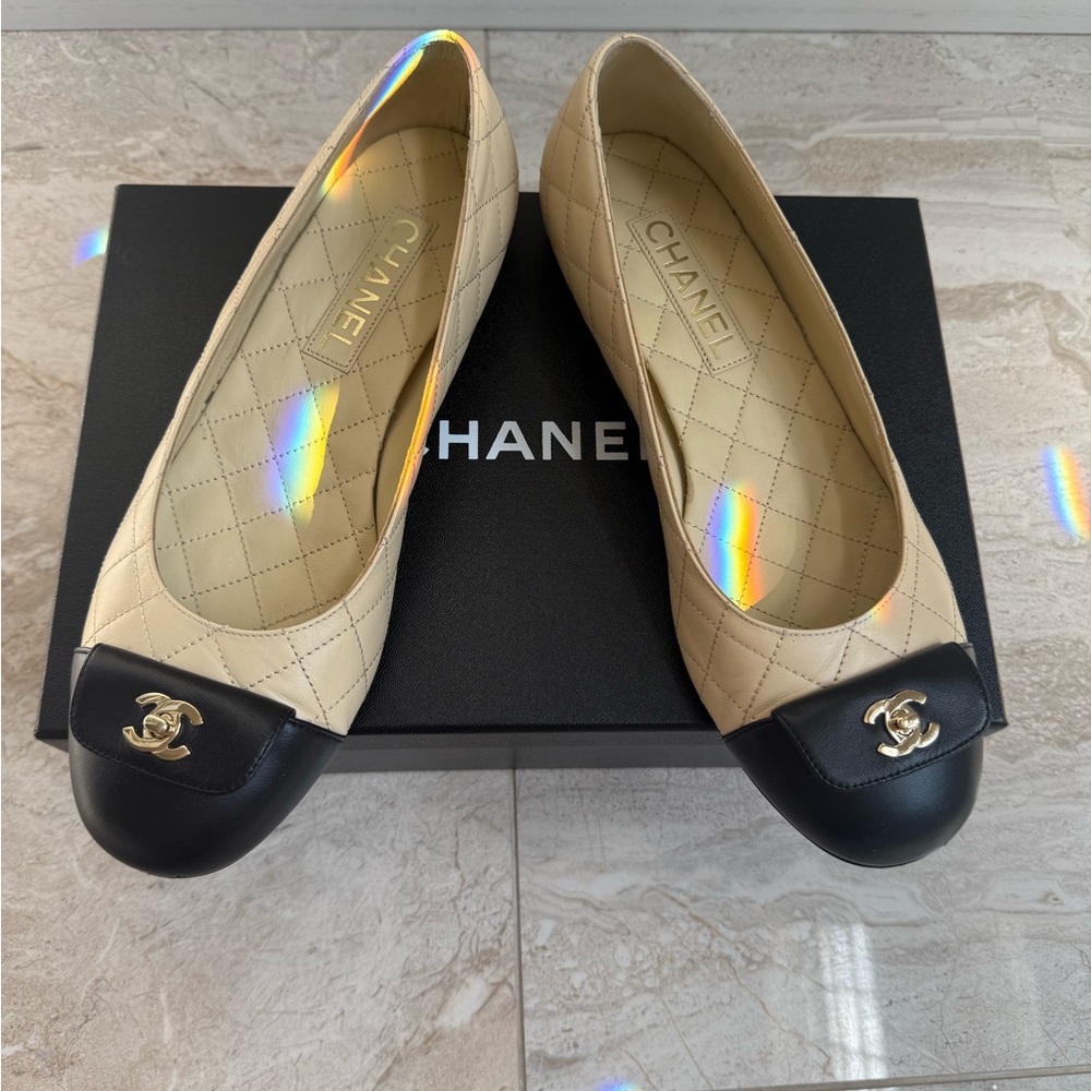Chanel Leather Quilted Lock Ballerina Flat 🖤🤎🖤